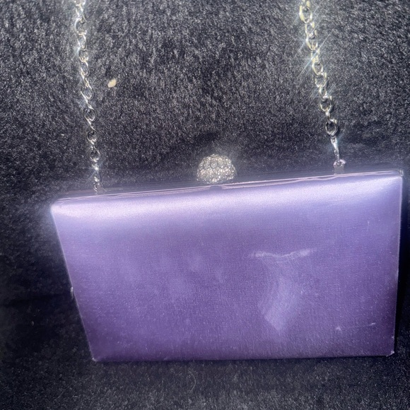 Kurt Geiger Purple Clutch with Silver cross body Chain EUC - Picture 3 of 7